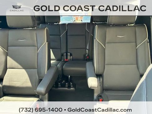 Used 2023 Cadillac Escalade Premium Luxury AWD/4WD image 24