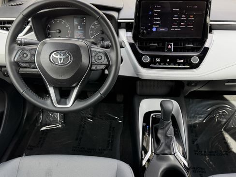 Used 2025 Toyota Corolla SE image 20