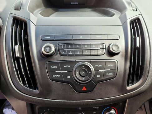 Used 2019 Ford Escape S image 23