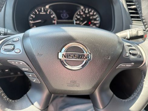 Used 2019 Nissan Pathfinder SL AWD/4WD image 14