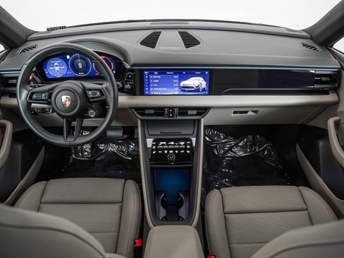 Certified 2025 Porsche Macan Electric RWD image 14