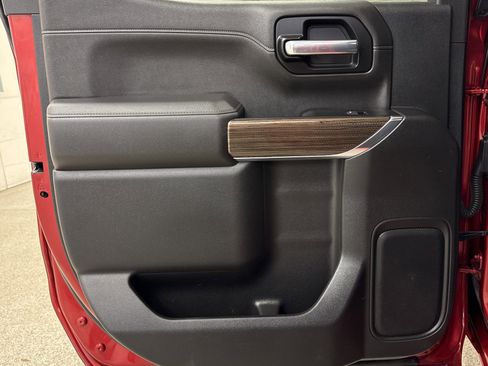 Used 2021 Chevrolet Silverado 1500 LT Trail Boss w/ LPO, Dark Essentials Package image 17