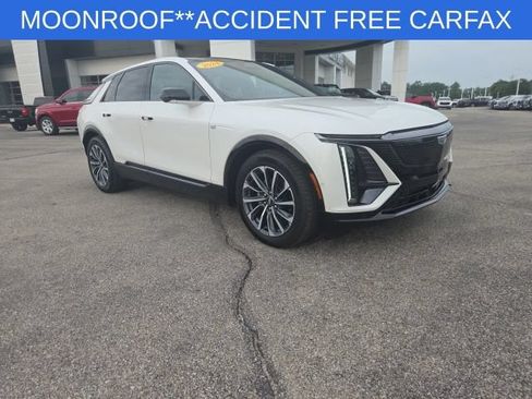 Used 2024 Cadillac Lyriq Sport RWD image 2