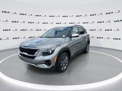 Certified 2023 Kia Seltos S image 4