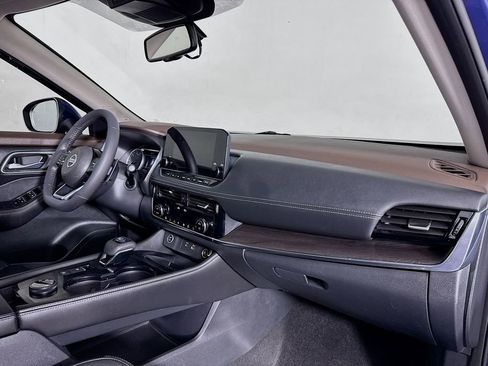 Used 2021 Nissan Rogue SL w/ Premium Package image 36