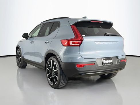 Certified 2023 Volvo XC40 B5 Ultimate AWD/4WD image 5