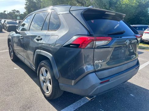 Used 2019 Toyota RAV4 XLE FWD image 3