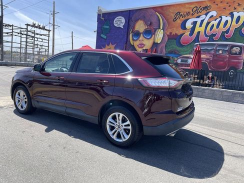 Used 2018 Ford Edge SEL w/ Equipment Group 201A AWD/4WD image 3