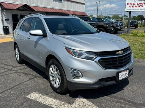 Used 2018 Chevrolet Equinox LT w/ Sun & Infotainment Package AWD/4WD image 5