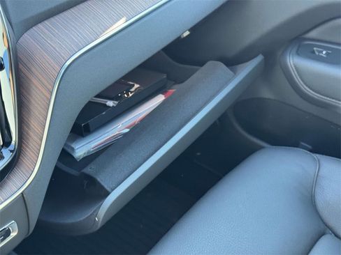 Certified 2023 Volvo XC60 B5 Plus image 31