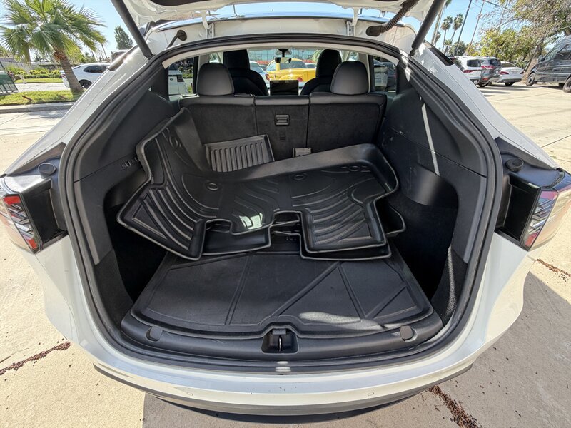 Used 2021 Tesla Model Y 2WD image 5