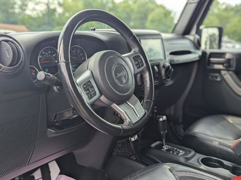 Used 2018 Jeep Wrangler Unlimited Sport AWD/4WD image 16