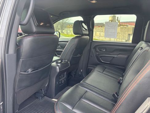 Used 2021 Nissan Titan PRO-4X w/ Pro-4x Convenience Package AWD/4WD image 17