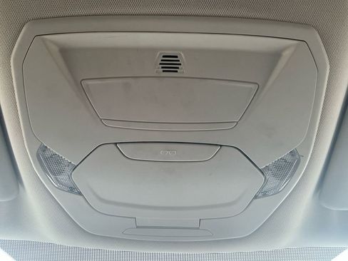 Used 2018 Ford Escape SE w/ SE Sport Appearance Package image 25