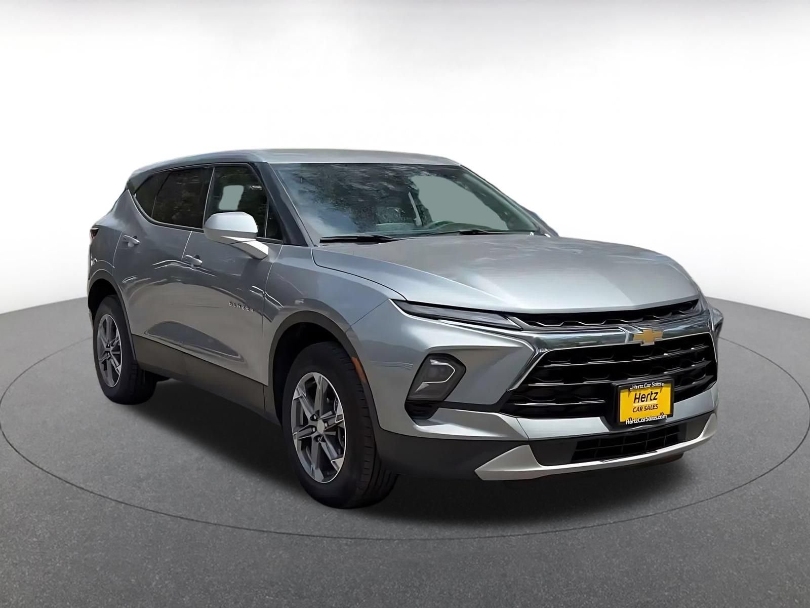 Used 2026 Chevrolet Blazer LT FWD image 3