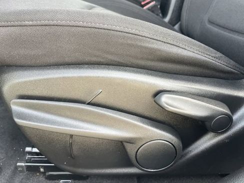 Used 2019 Jeep Renegade Latitude FWD image 21