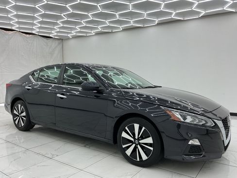 Used 2022 Nissan Altima 2.5 SV FWD image 7