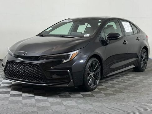 Used 2024 Toyota Corolla SE w/ SE Premium Package FWD image 2