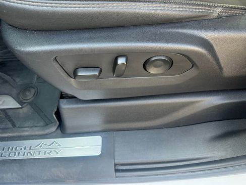 Used 2023 Chevrolet Silverado 1500 High Country w/ High Country Premium Package image 8