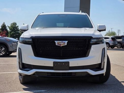 Used 2021 Cadillac Escalade Sport w/ Driver Assist Tech Package AWD/4WD image 3