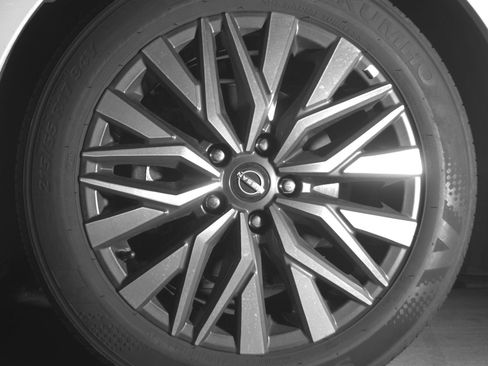 Used 2025 Nissan Altima 2.5 SV FWD image 12