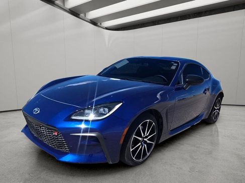 Used 2024 Toyota GR86 image 1