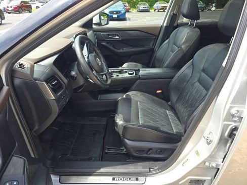 Used 2023 Nissan Rogue Platinum w/ Platinum Premium Package AWD/4WD image 11
