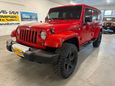 Used 2013 Jeep Wrangler Unlimited Sahara w/ Connectivity Group image 94