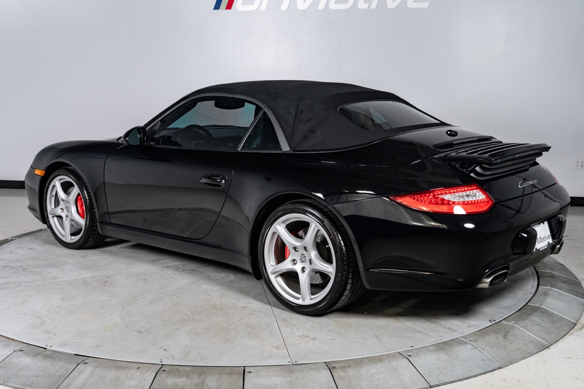 Used 2010 Porsche 911 Cabriolet image 18