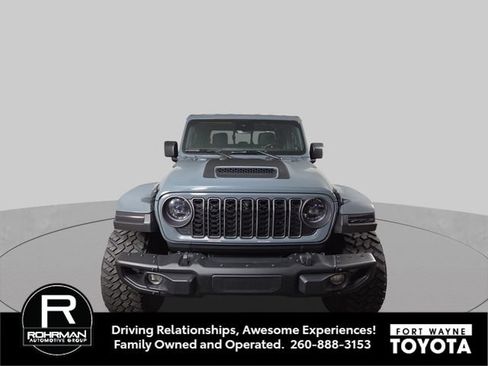 Used 2024 Jeep Gladiator Mojave AWD/4WD image 3