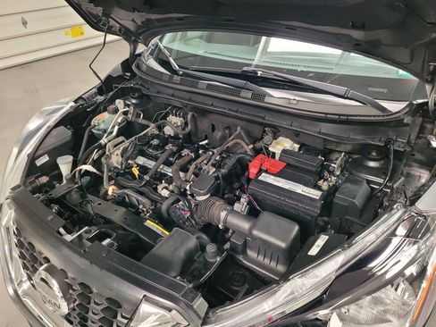Used 2019 Nissan Kicks S FWD image 40