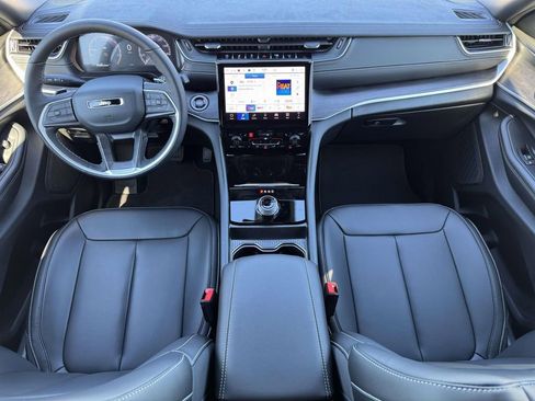 New 2025 Jeep Grand Cherokee L Limited w/ Black Appearance Package image 15