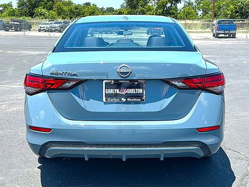 Used 2025 Nissan Sentra SV FWD image 7