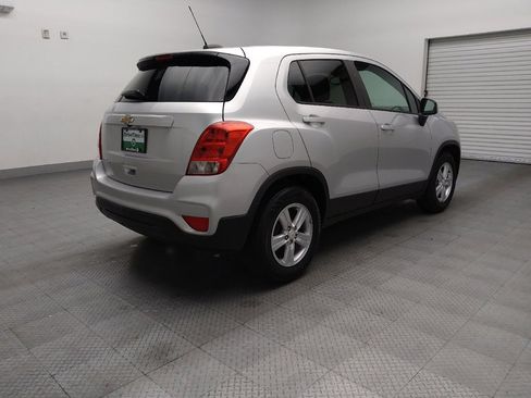 Used 2020 Chevrolet Trax LS w/ Tint and Cruise Package image 9