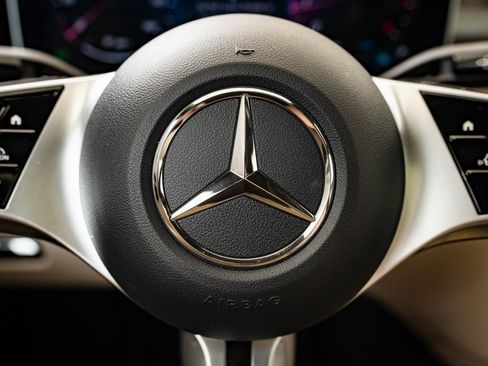 Certified 2025 Mercedes-Benz C 300 4MATIC Sedan image 28