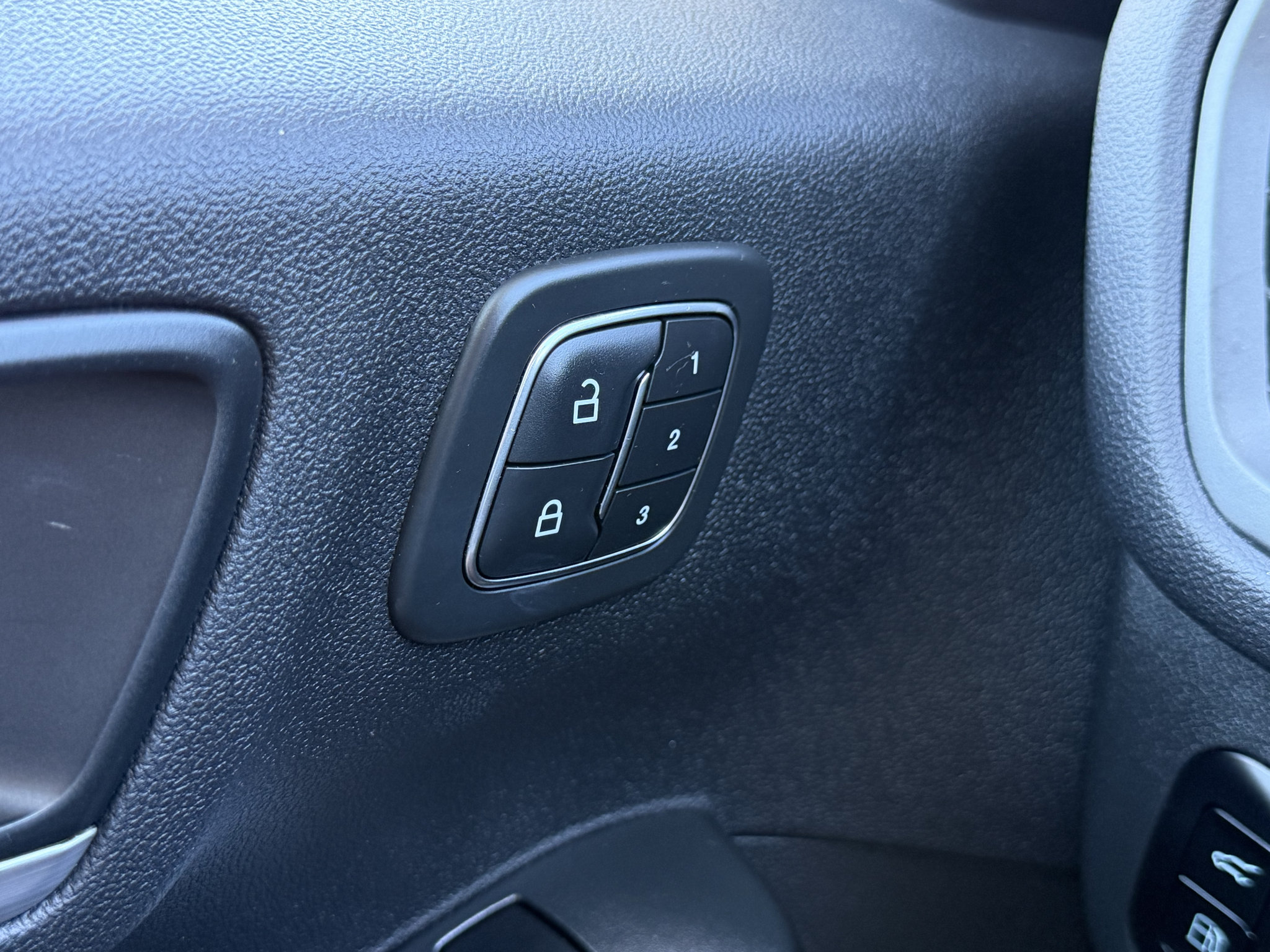 Used 2023 Ford Escape Platinum FWD image 20