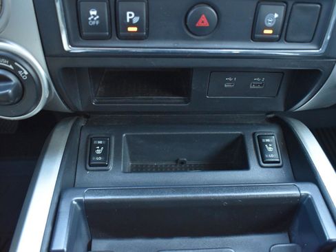 Used 2021 Nissan Titan SV w/ SV Convenience Package image 47