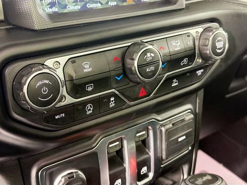 Used 2021 Jeep Wrangler Sport AWD/4WD image 16