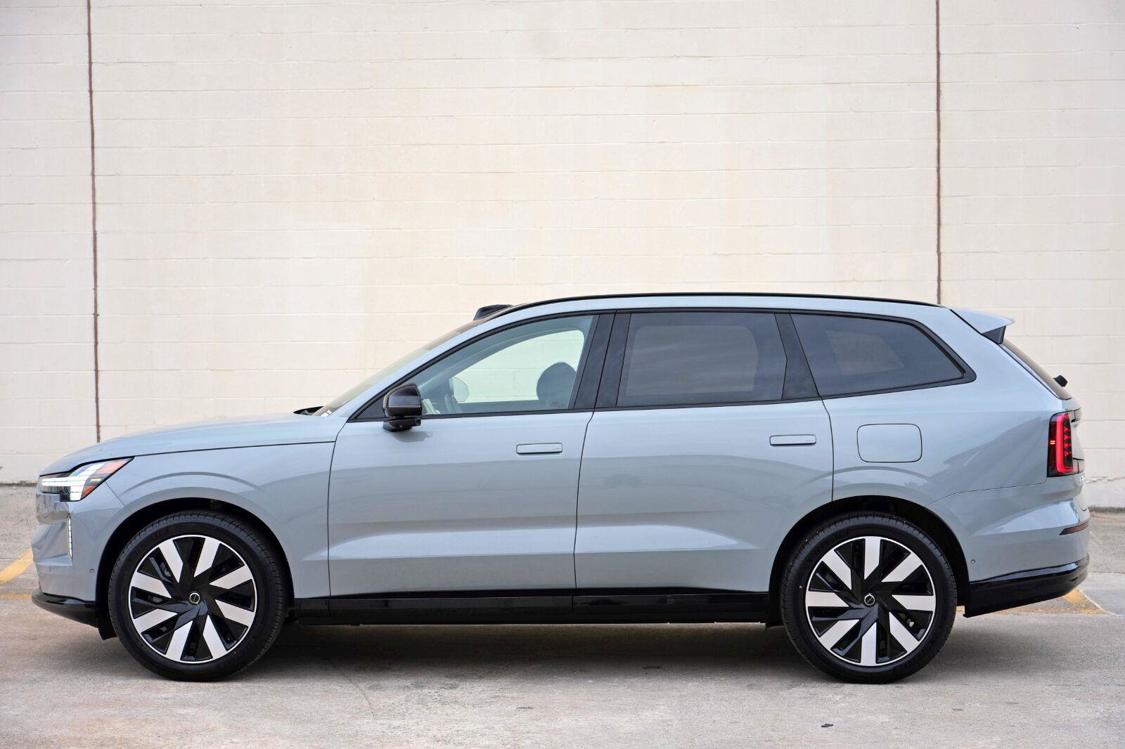 Used 2025 Volvo EX90 Ultra AWD/4WD image 50