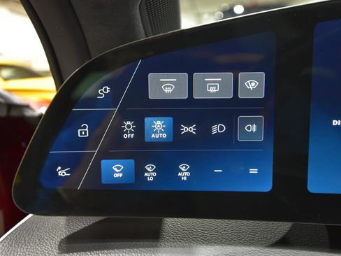 Used 2023 Lucid Air Touring AWD/4WD image 18