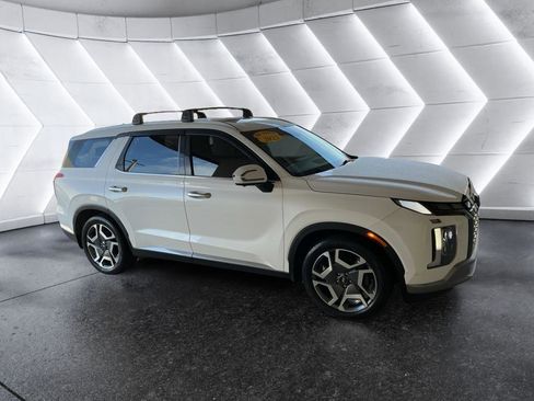 Used 2023 Hyundai Palisade Limited image 4