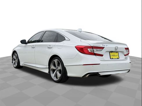 Used 2020 Honda Accord Touring image 3