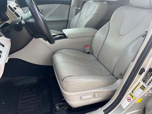 Used 2013 Toyota Venza XLE w/ XLE Premium Pkg FWD image 14