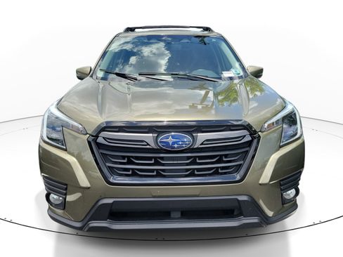 Used 2023 Subaru Forester Limited AWD/4WD image 2