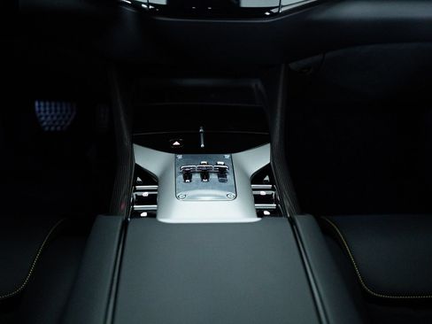 Certified 2025 Ferrari Purosangue AWD/4WD image 35