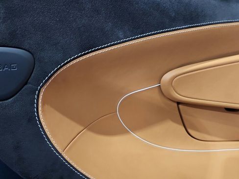 Used 2019 McLaren 570S Spider RWD image 17