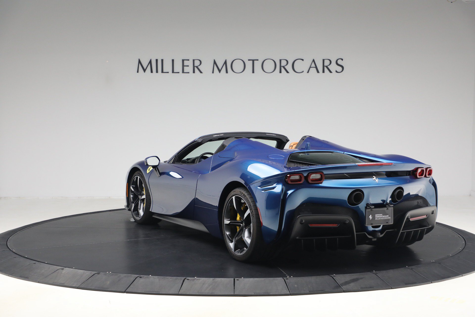 Used 2024 Ferrari SF90 Spider AWD/4WD image 5
