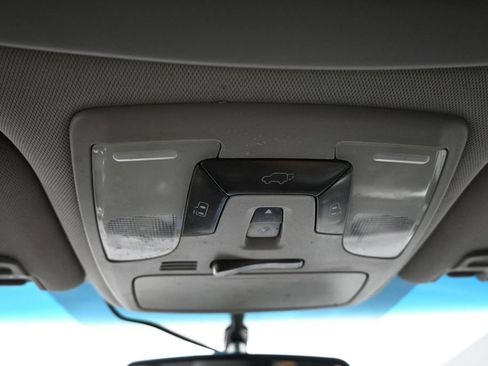 Used 2017 Toyota Sienna SE FWD image 17