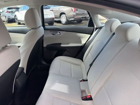 Used 2023 Kia Forte LXS image 28