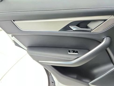 Used 2025 Jaguar F-PACE R-Dynamic S image 31